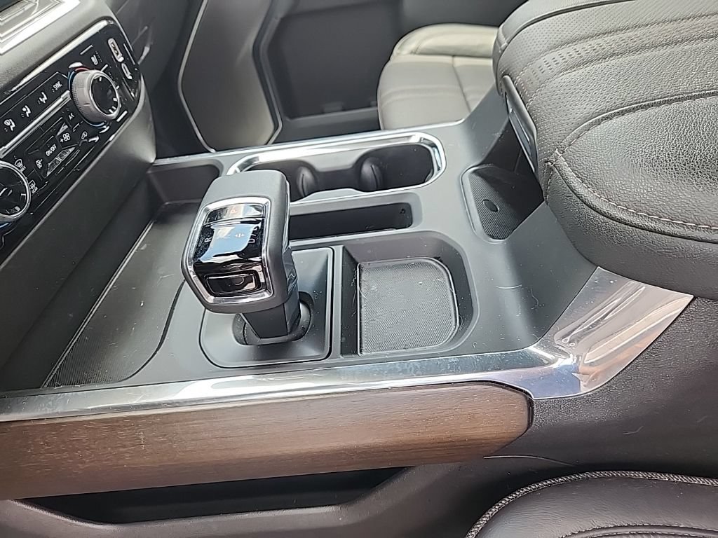 Used 2024 Chevrolet Silverado 1500 High Country w/ High Country Premium Package AWD/4WD image 15