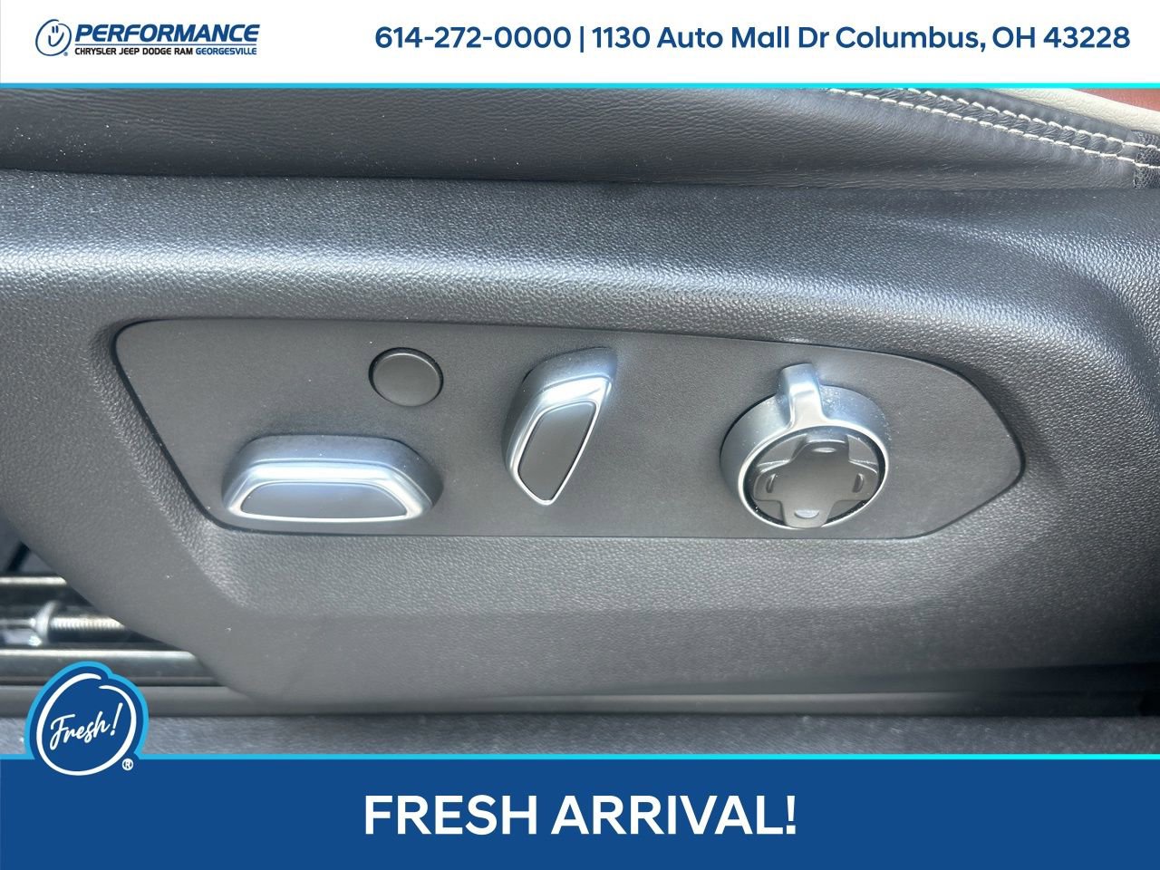 Used 2023 GMC Yukon Denali Ultimate image 18