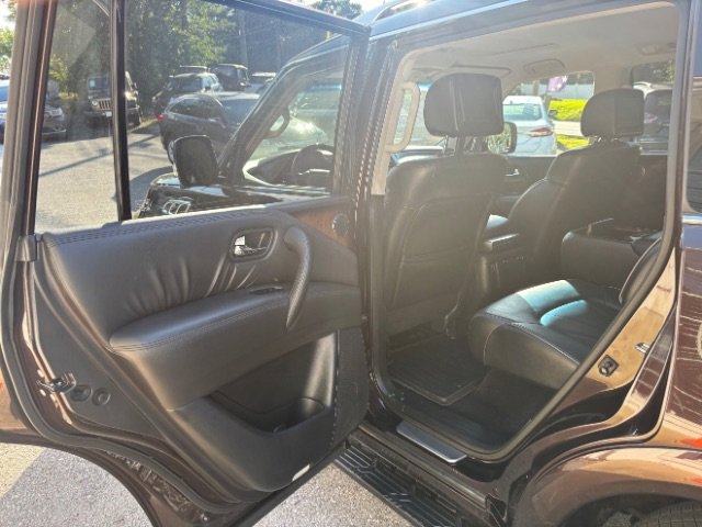 Used 2012 INFINITI QX56 4WD w/ Deluxe Touring Pkg image 36