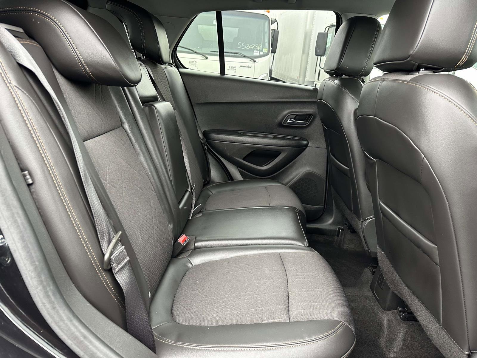 Certified 2022 Chevrolet Trax LT w/ LT Convenience Package image 25