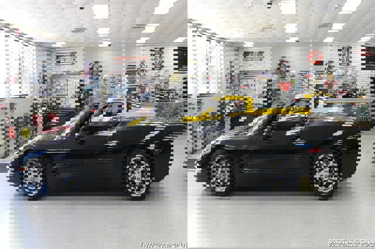 Used 2003 Chevrolet Corvette Convertible w/ Preferred Equipment Group1 image 17