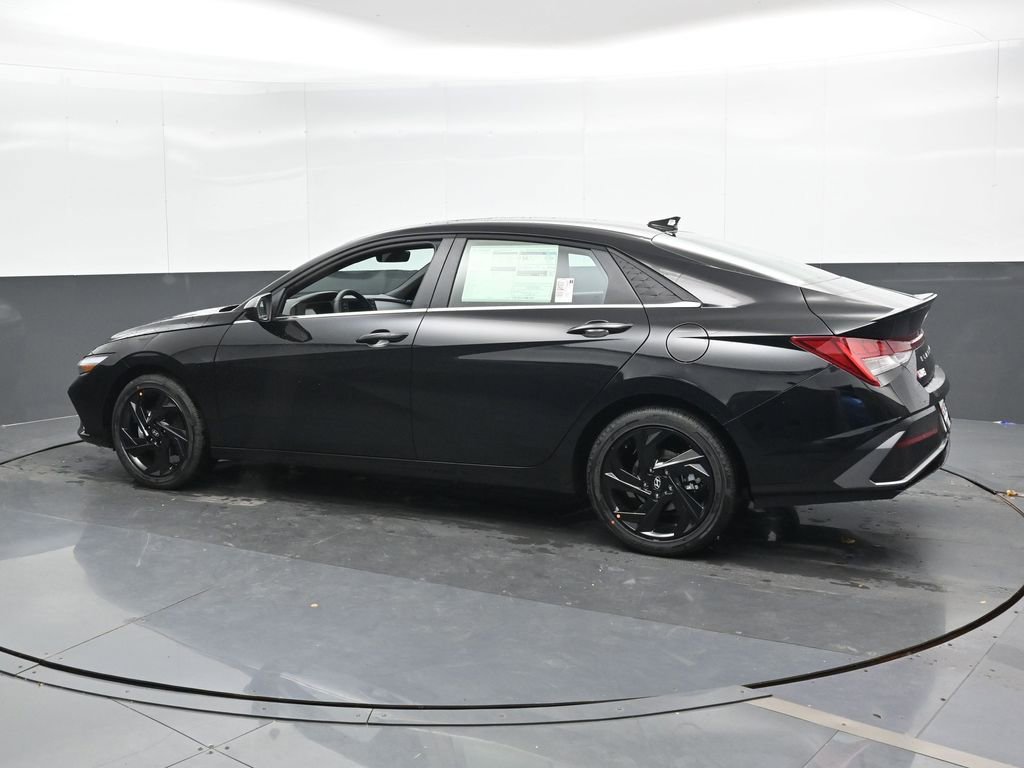 Used 2026 Hyundai Elantra SEL Sport Premium FWD image 9