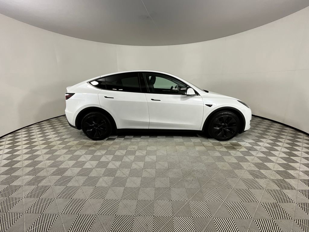 Used 2024 Tesla Model Y Long Range AWD/4WD image 5
