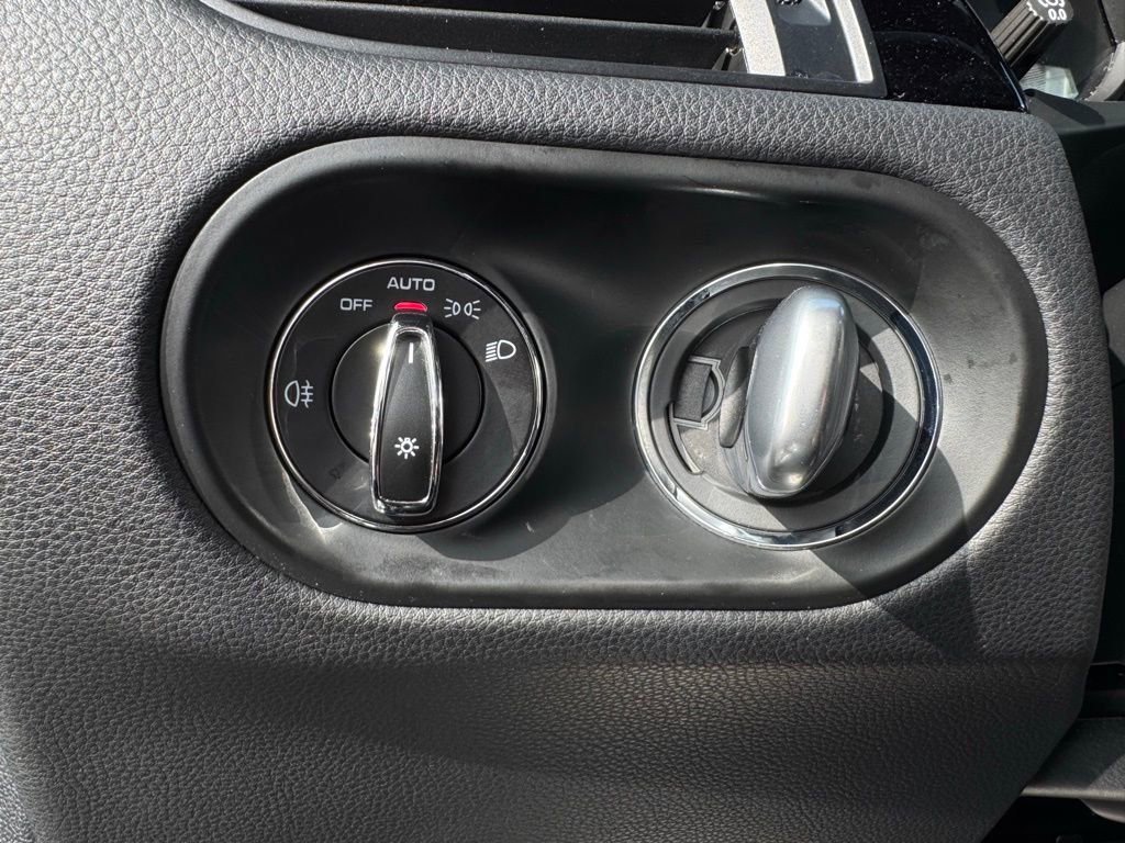 Used 2022 Porsche Macan S image 23