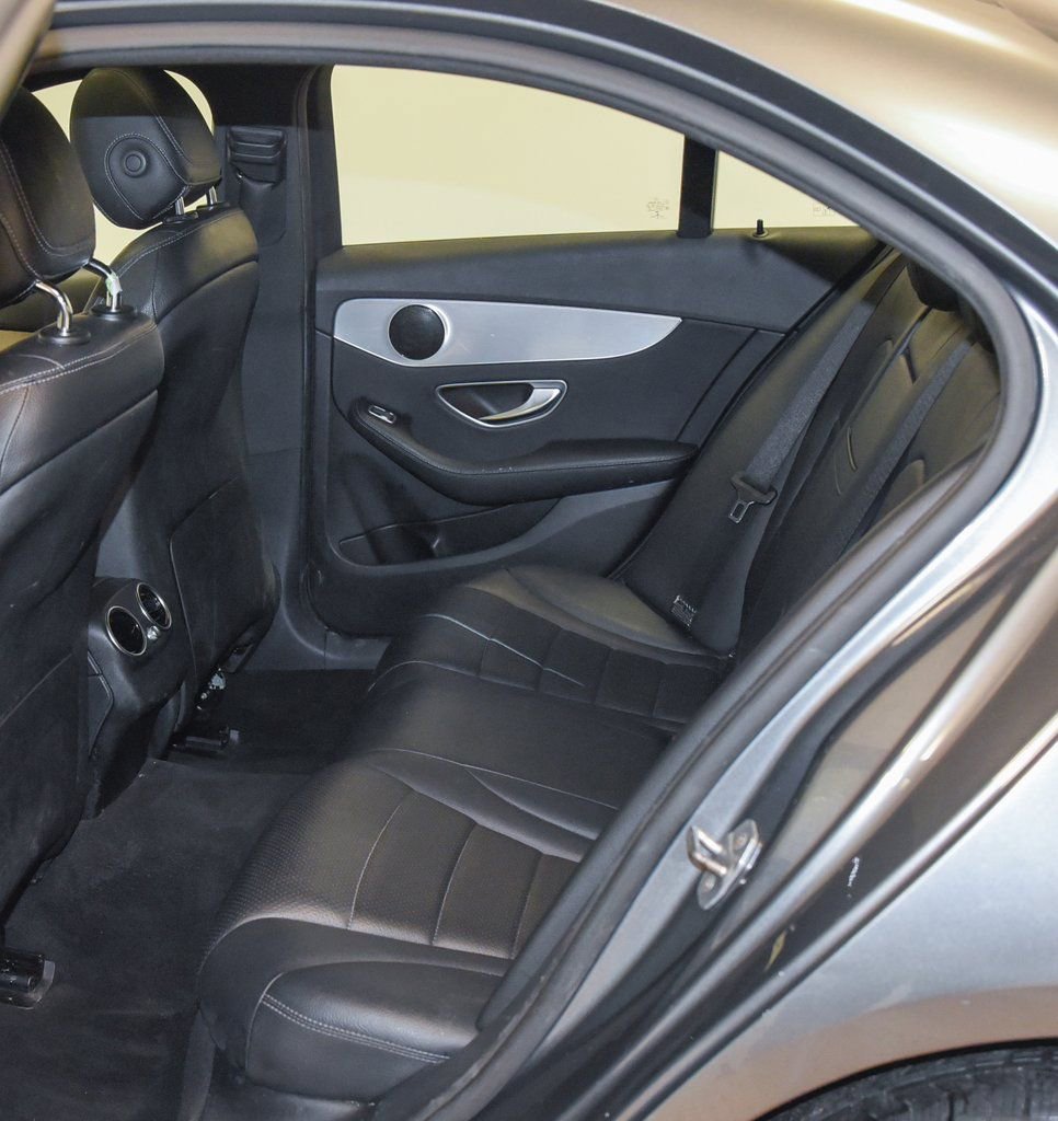 Used 2018 Mercedes-Benz C 300 4MATIC Sedan image 4