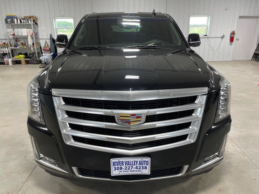 Used 2016 Cadillac Escalade ESV Luxury AWD/4WD image 2