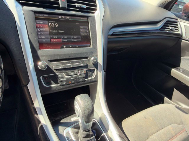 Used 2016 Ford Fusion SE FWD image 18