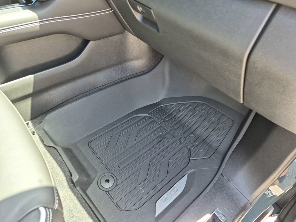 New 2026 GMC Yukon XL AT4 Ultimate w/ LPO, Floor Liner Package AWD/4WD image 45