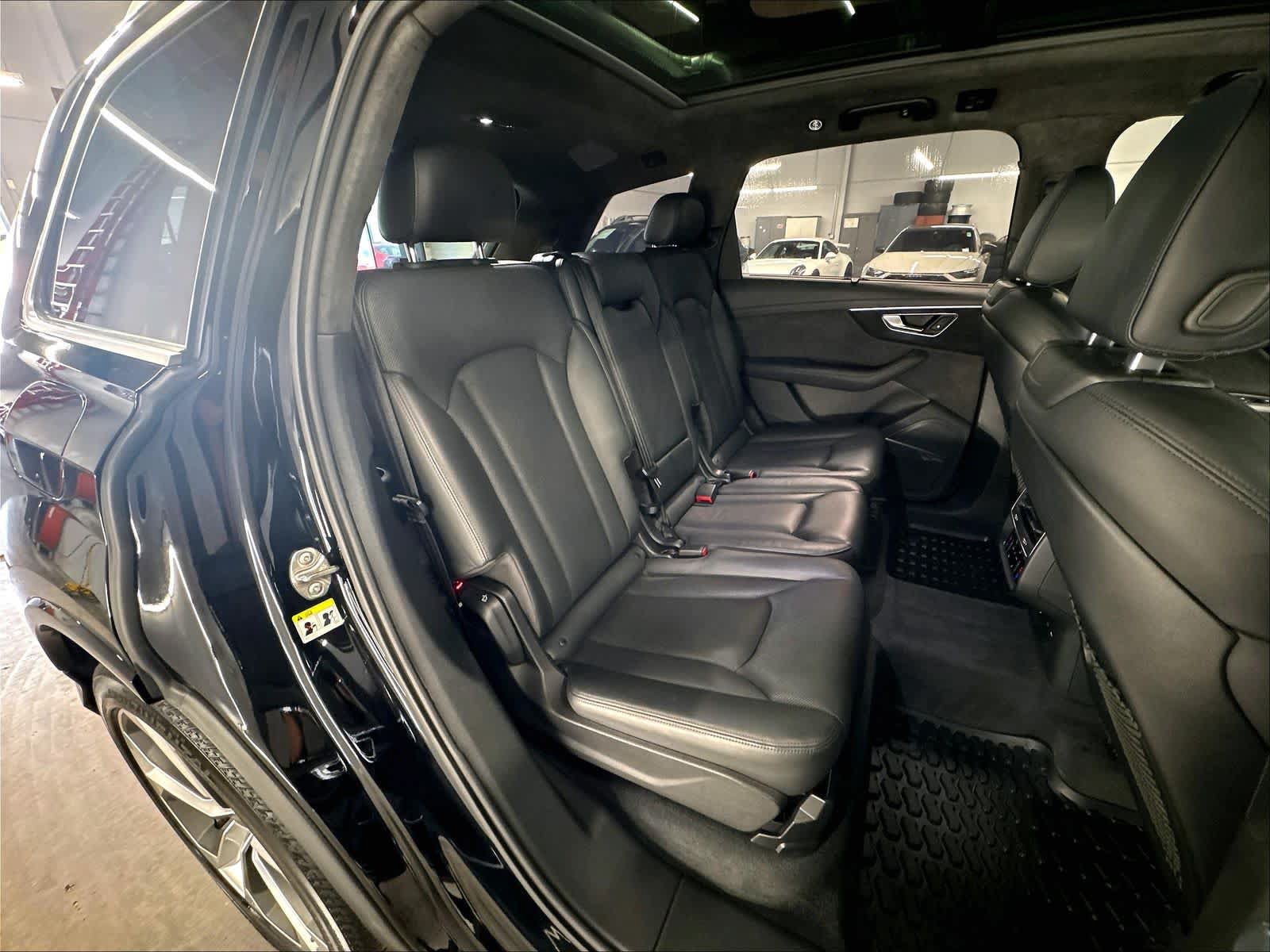 Used 2020 Audi Q7 3.0T Prestige w/ Prestige Package AWD/4WD image 29