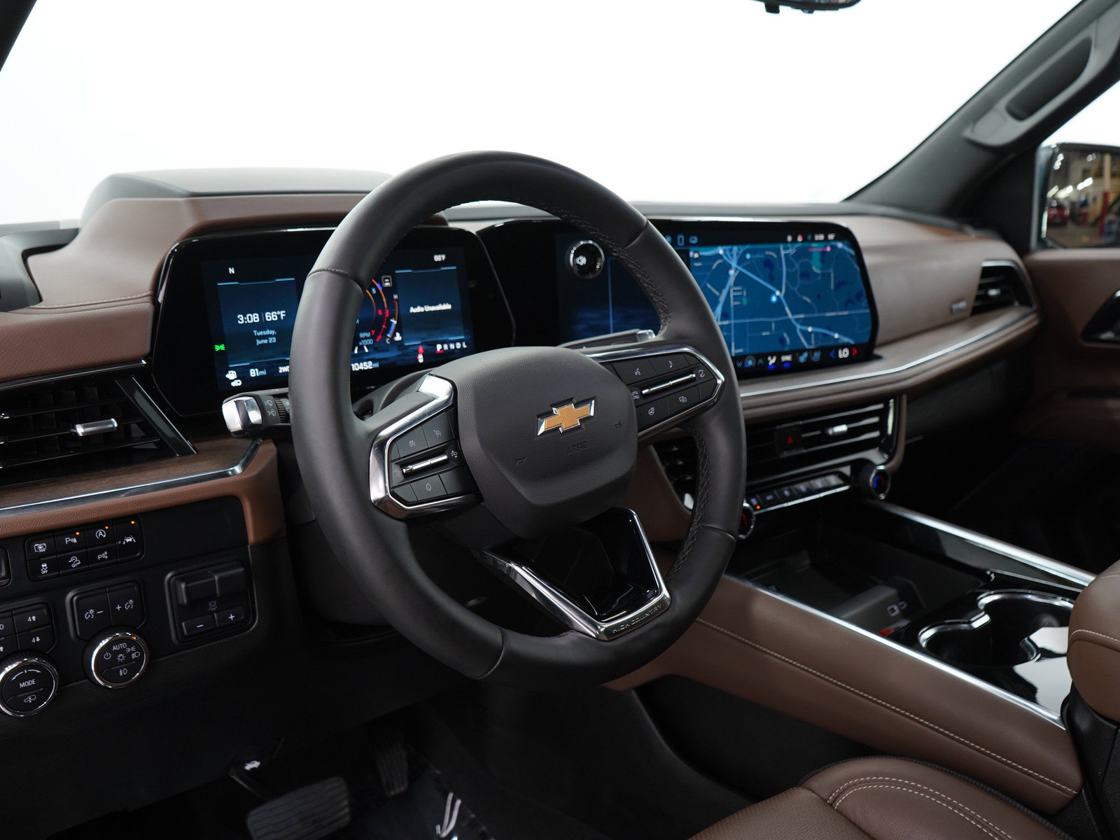 Used 2025 Chevrolet Tahoe High Country AWD/4WD image 27