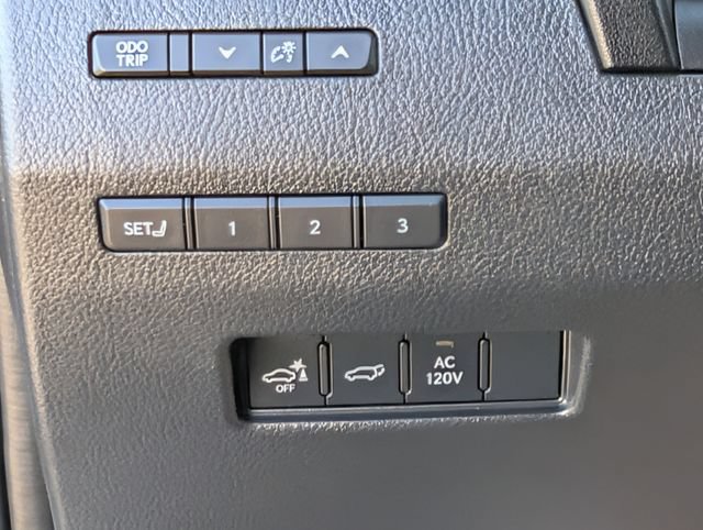 Used 2025 Lexus GX 550 w/ Accessory Package (2T) AWD/4WD image 22
