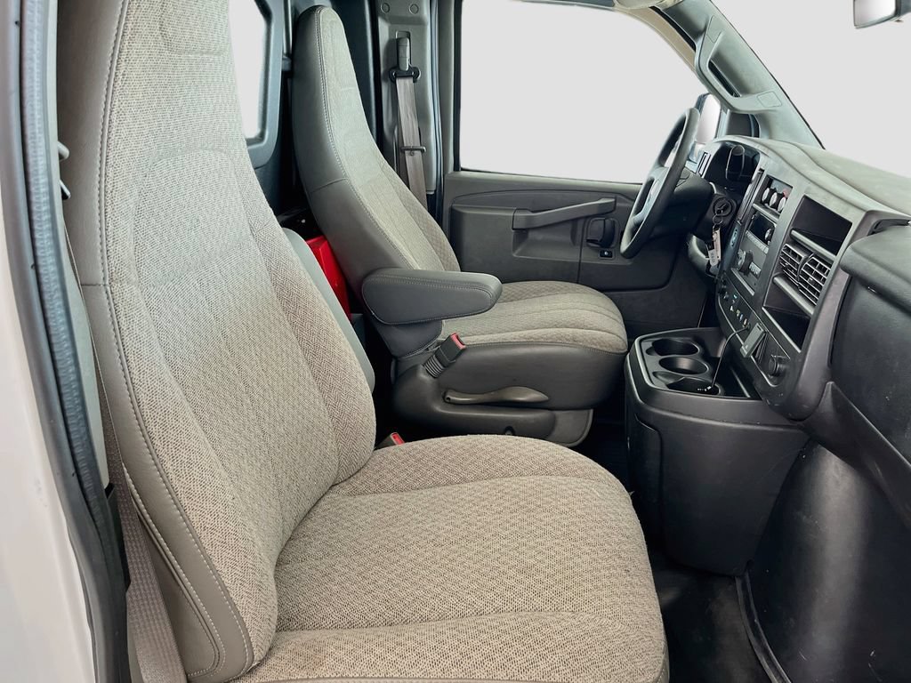 Used 2025 GMC Savana 2500 w/ Driver Convenience Package RWD image 28