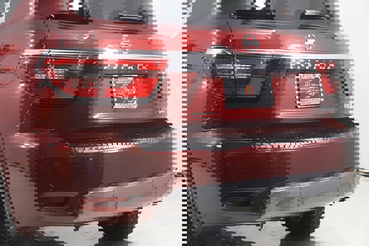 Used 2024 Nissan Armada Platinum w/ Captain's Chairs Package image 26