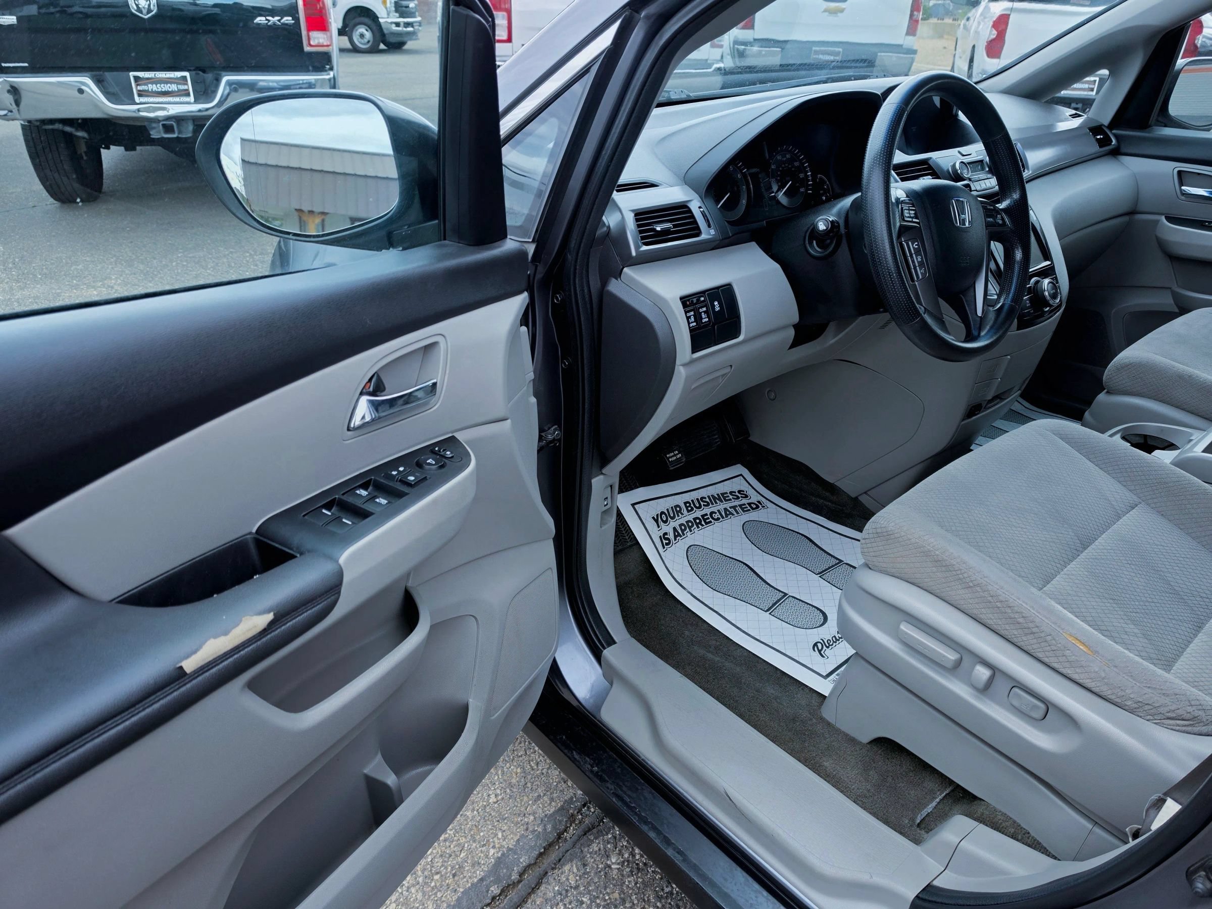 Used 2014 Honda Odyssey EX image 13