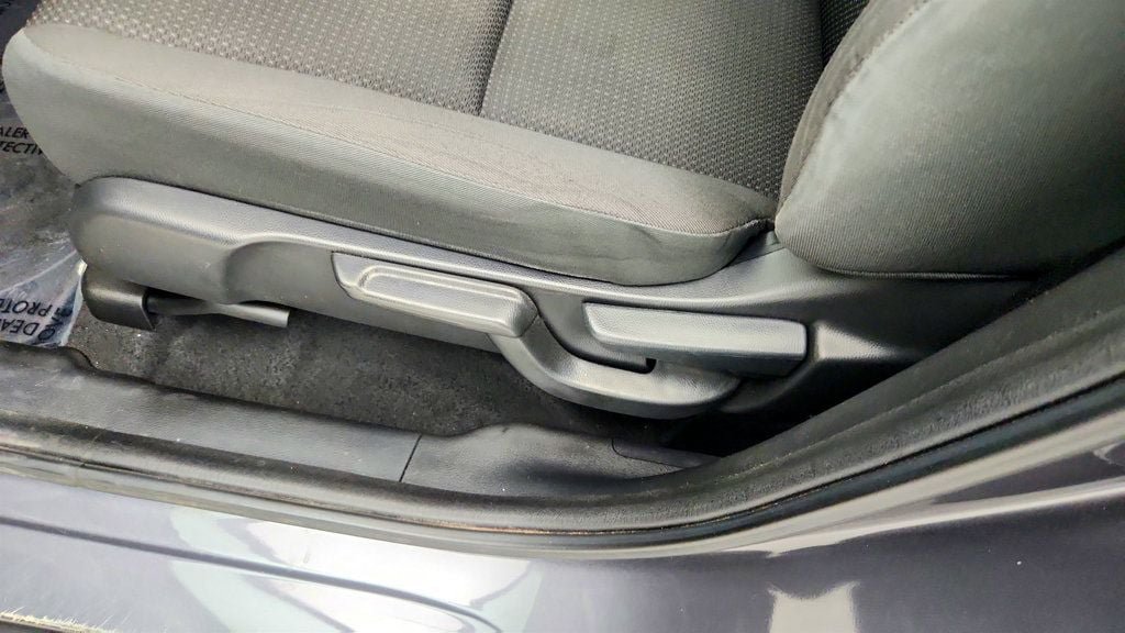 Used 2019 Honda HR-V LX image 11