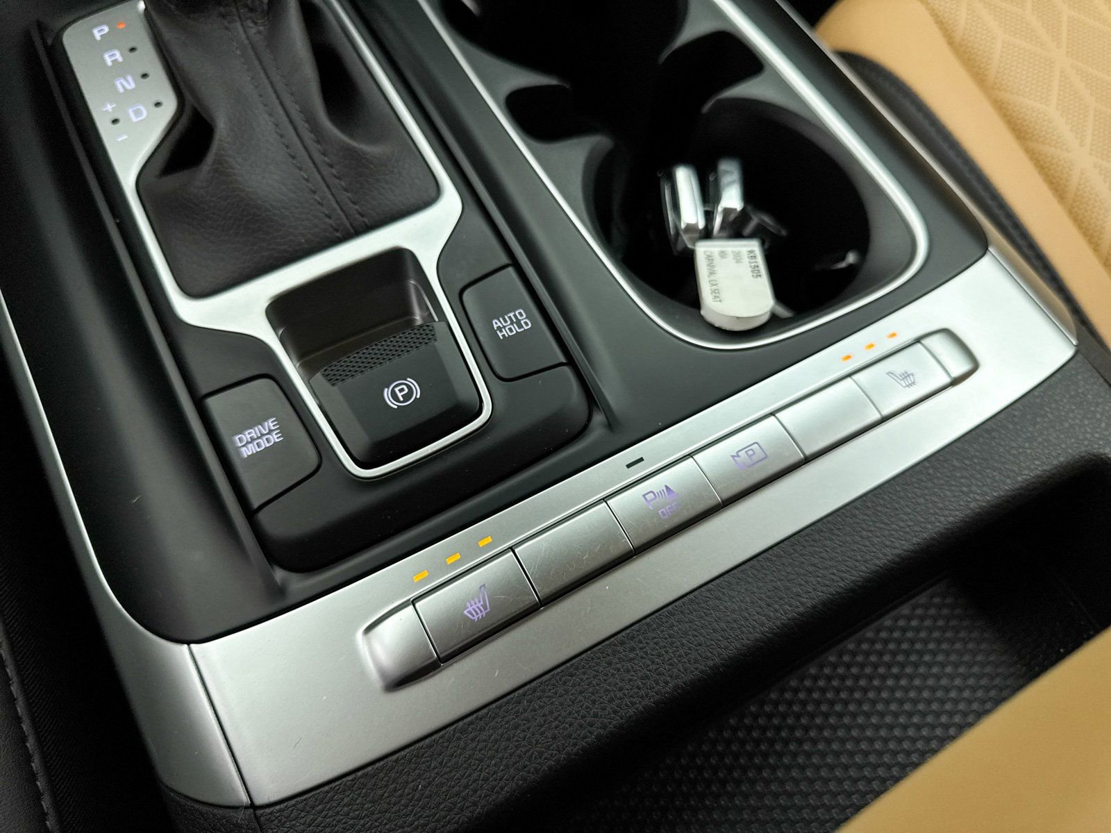 Used 2024 Kia Carnival LX image 25