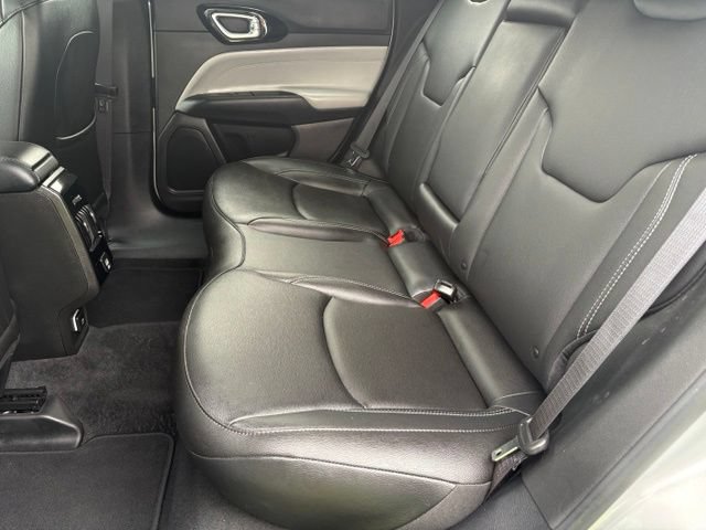Used 2025 Jeep Compass Limited AWD/4WD image 12