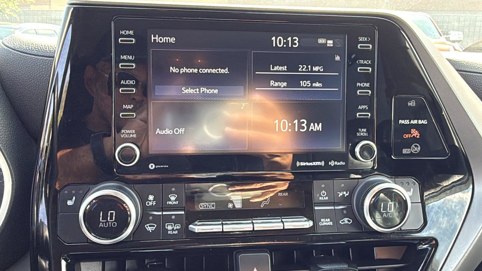 Used 2022 Toyota Highlander XLE FWD image 13