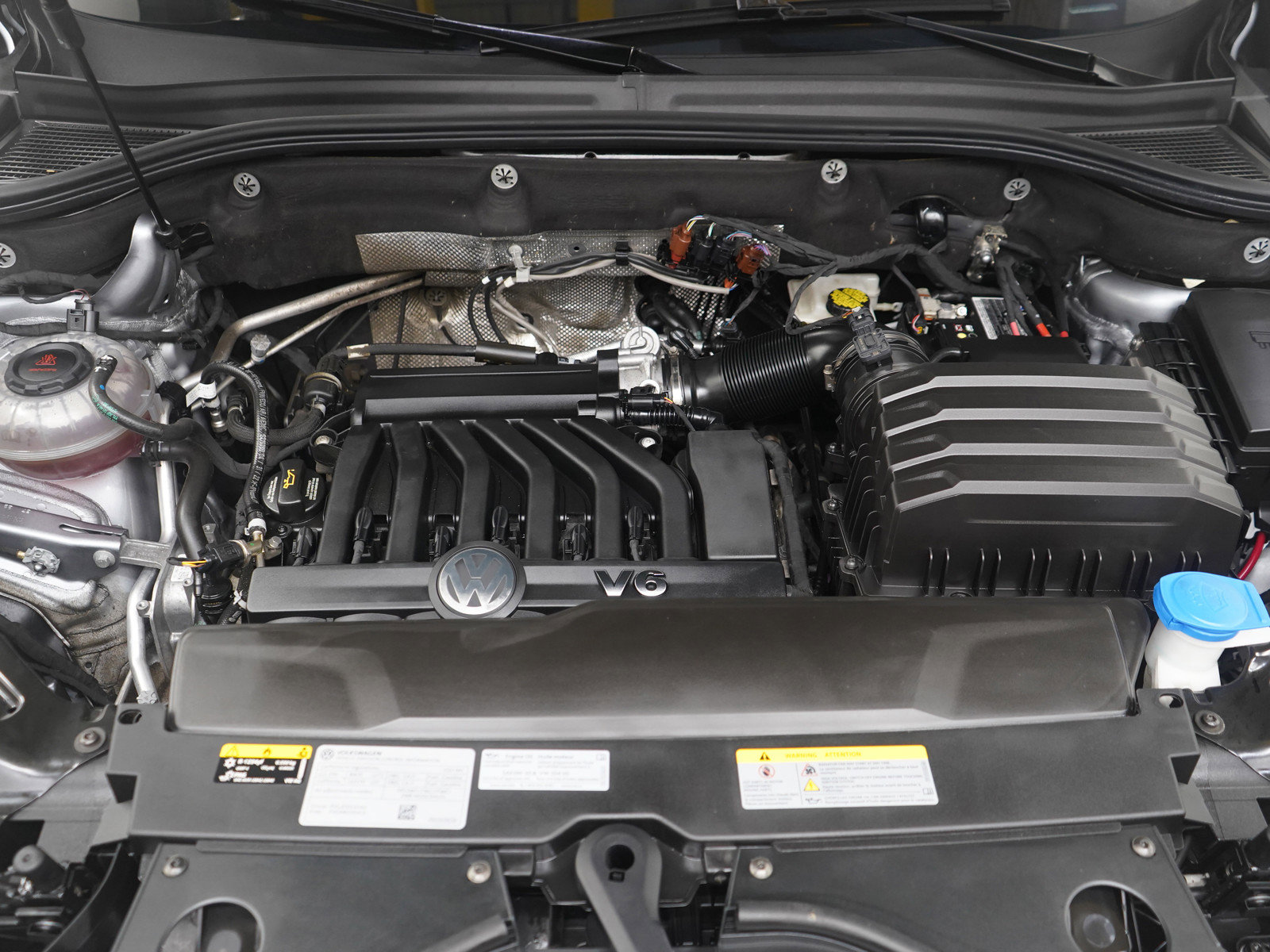 Used 2023 Volkswagen Atlas Cross Sport SE image 31