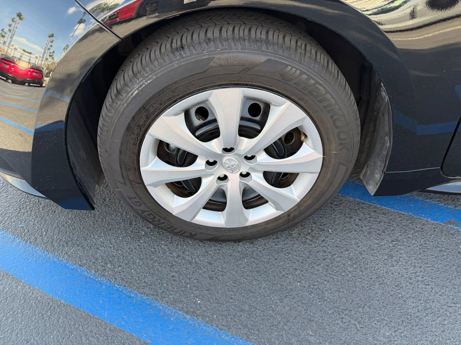 Used 2025 Toyota Corolla LE image 5