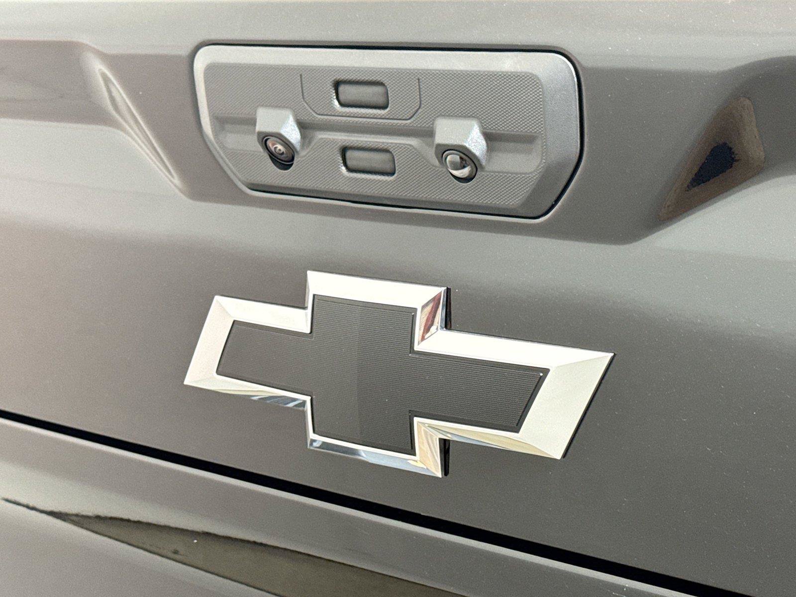 New 2026 Chevrolet Silverado 2500 ZR2 w/ LPO, Dark Essentials Package AWD/4WD image 18