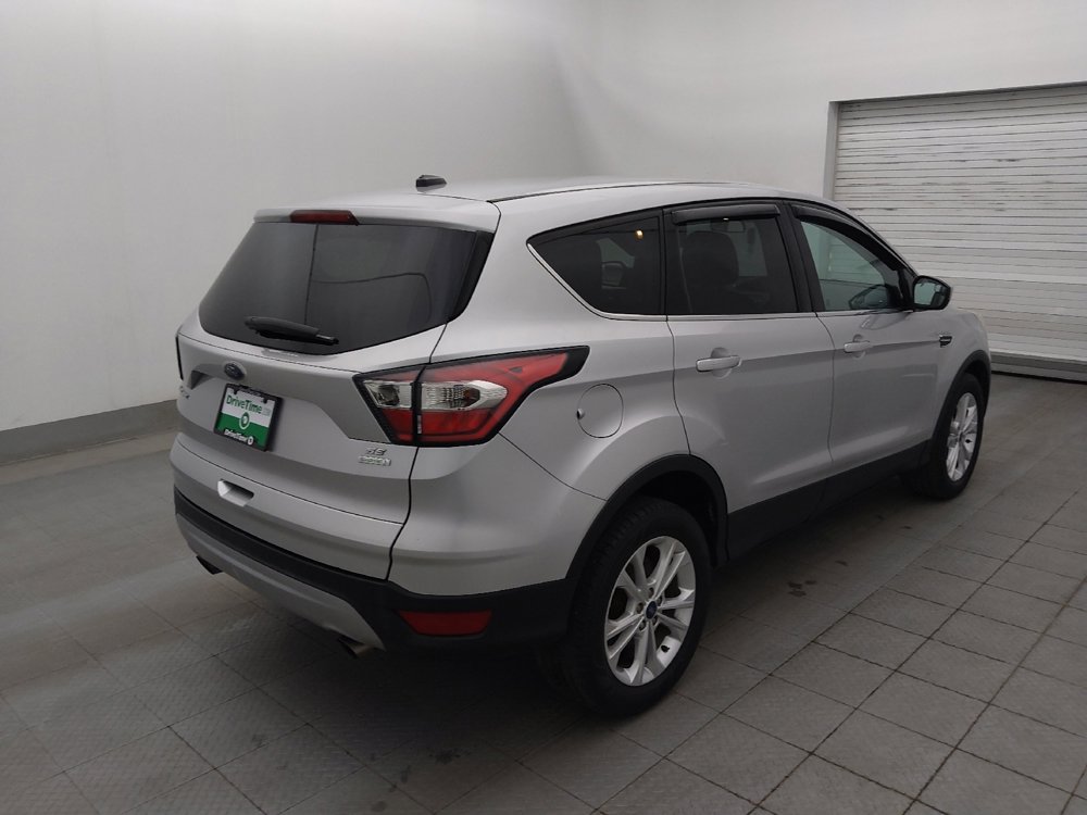 Used 2017 Ford Escape SE image 9