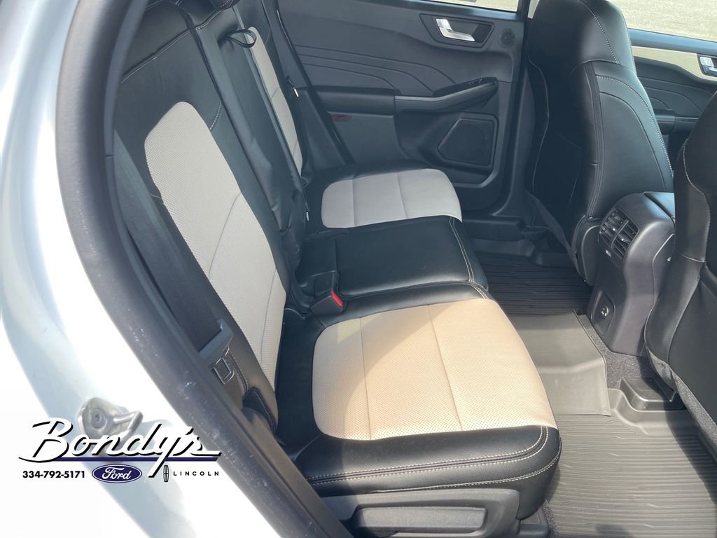 Used 2022 Ford Escape Titanium w/ Titanium Elite Package image 16