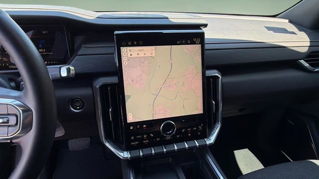 Used 2025 GMC Acadia Elevation FWD image 25