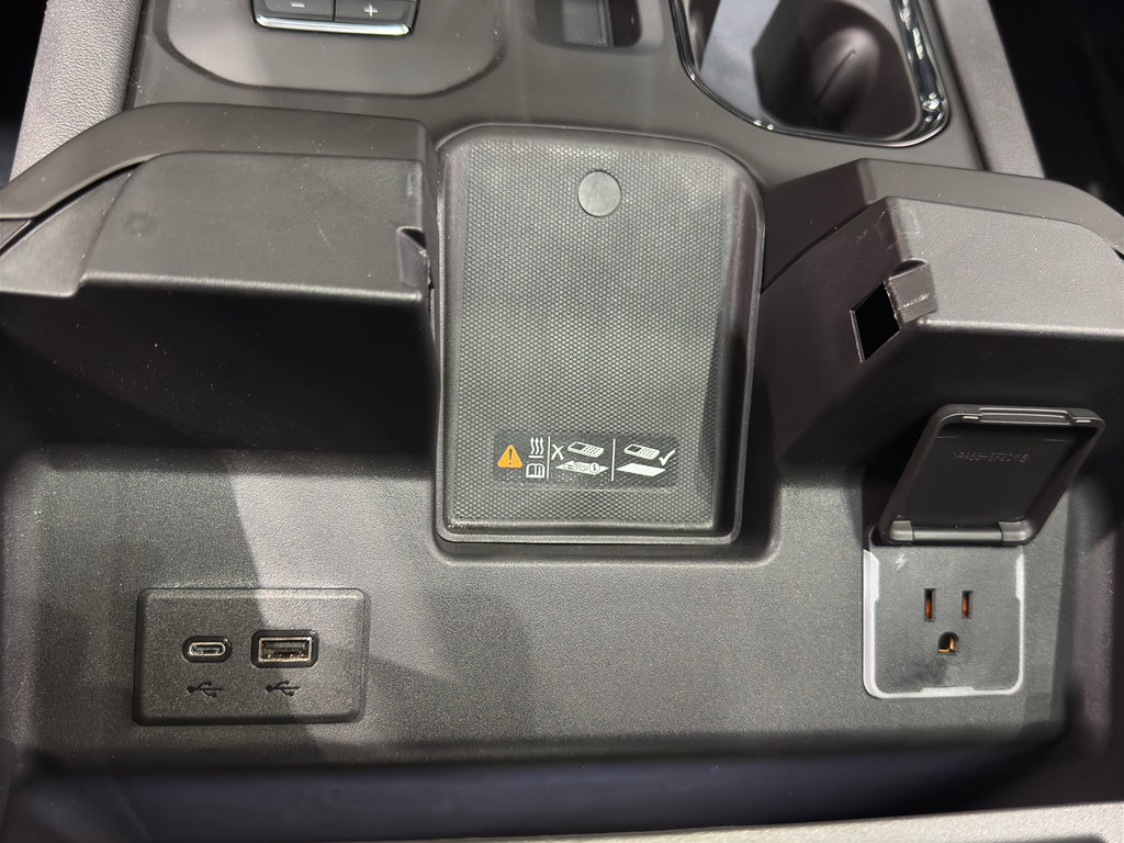 Used 2025 GMC Sierra 1500 AT4 w/ AT4 Premium Package AWD/4WD image 37