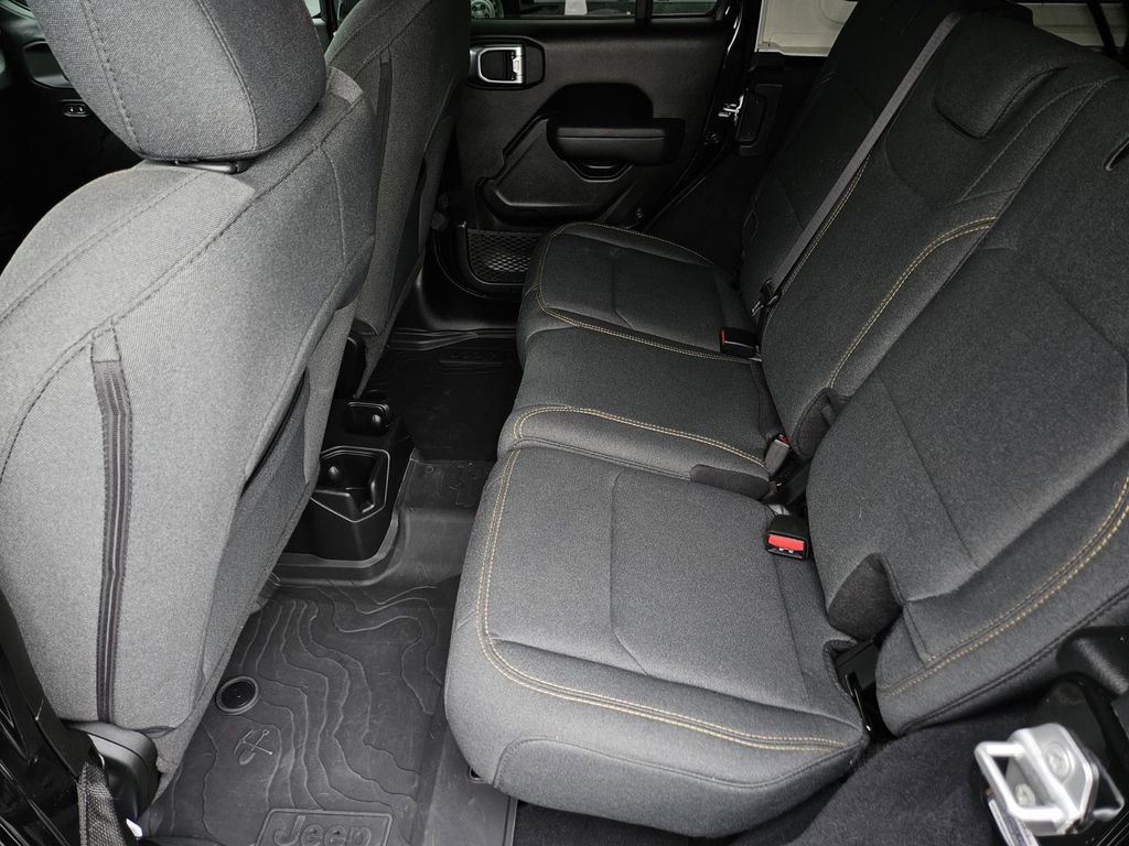 Used 2025 Jeep Wrangler Unlimited Sport AWD/4WD image 29