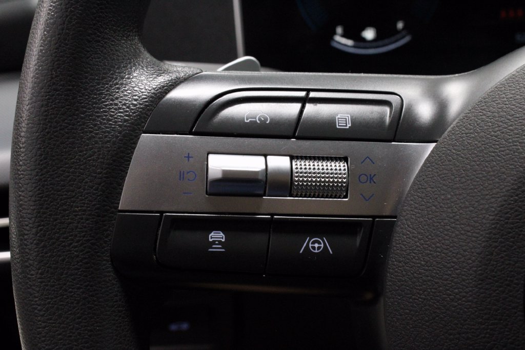 Used 2025 Hyundai Sonata SEL FWD image 27