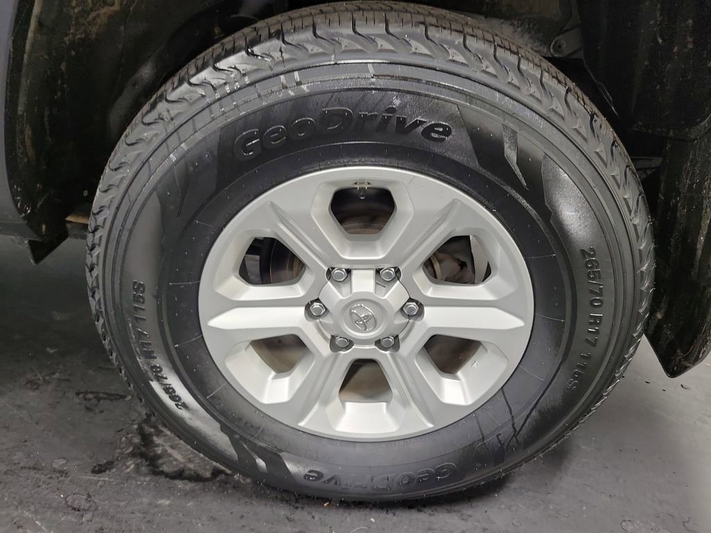 Used 2021 Toyota 4Runner SR5 Premium image 10