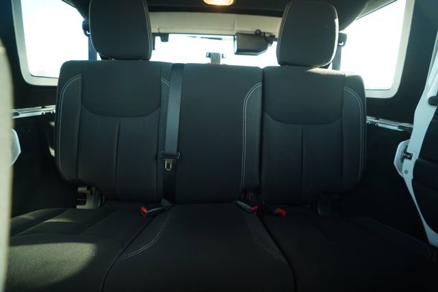 Used 2015 Jeep Wrangler Unlimited Sahara w/ Dual Top Group image 33