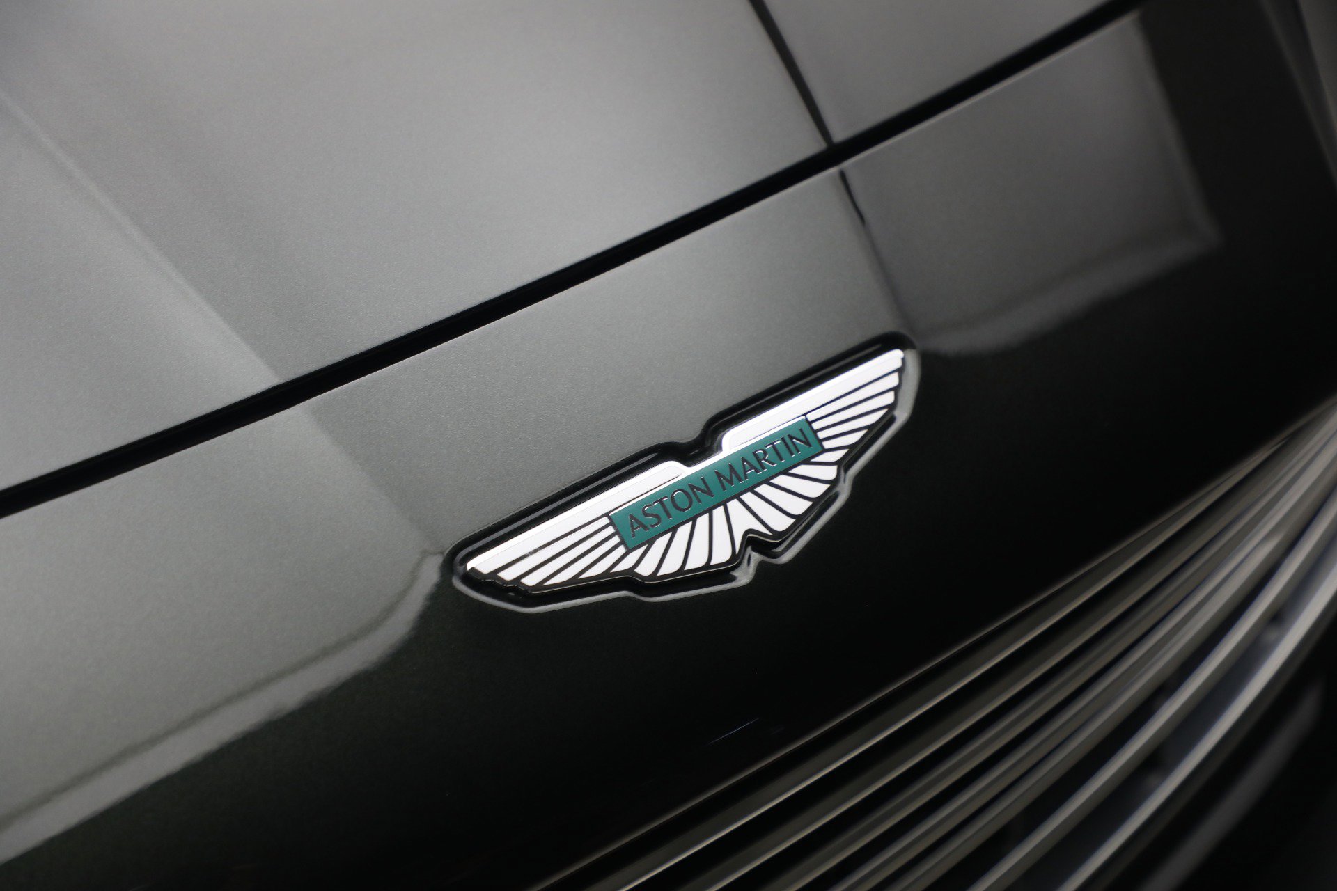 New 2026 Aston Martin Vanquish Volante image 39