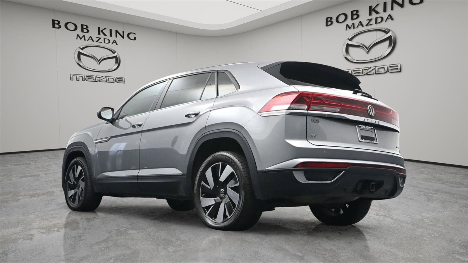 Used 2025 Volkswagen Atlas Cross Sport SE image 14