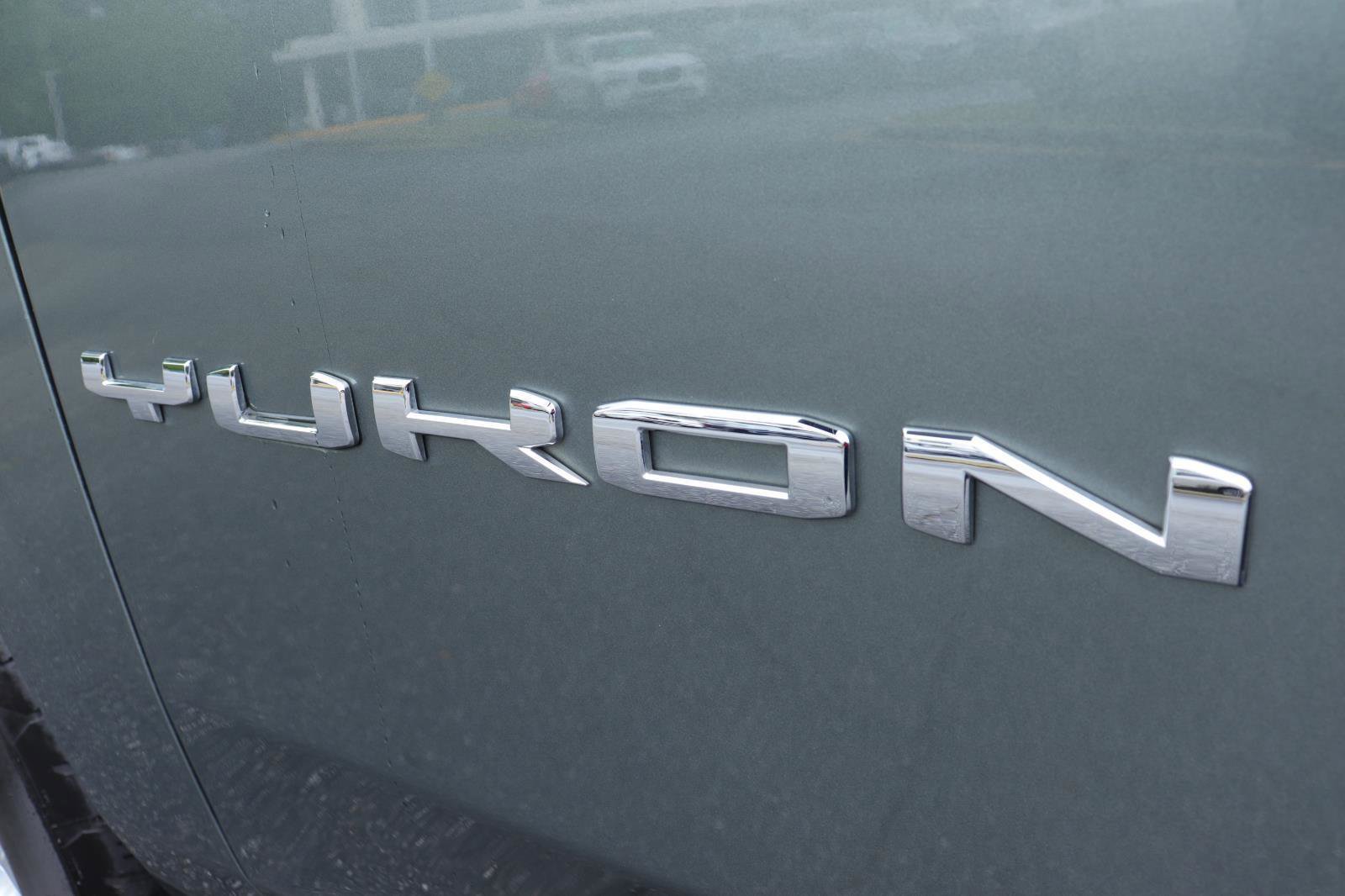 Used 2024 GMC Yukon SLT w/ SLT Luxury Package AWD/4WD image 11