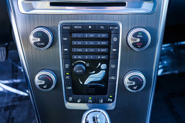 Used 2016 Volvo XC60 T6 Platinum w/ Climate Package image 20