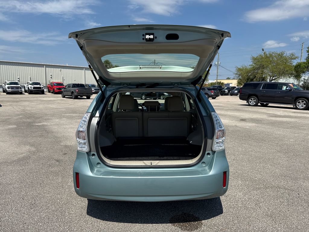 Used 2013 Toyota Prius V Five image 27