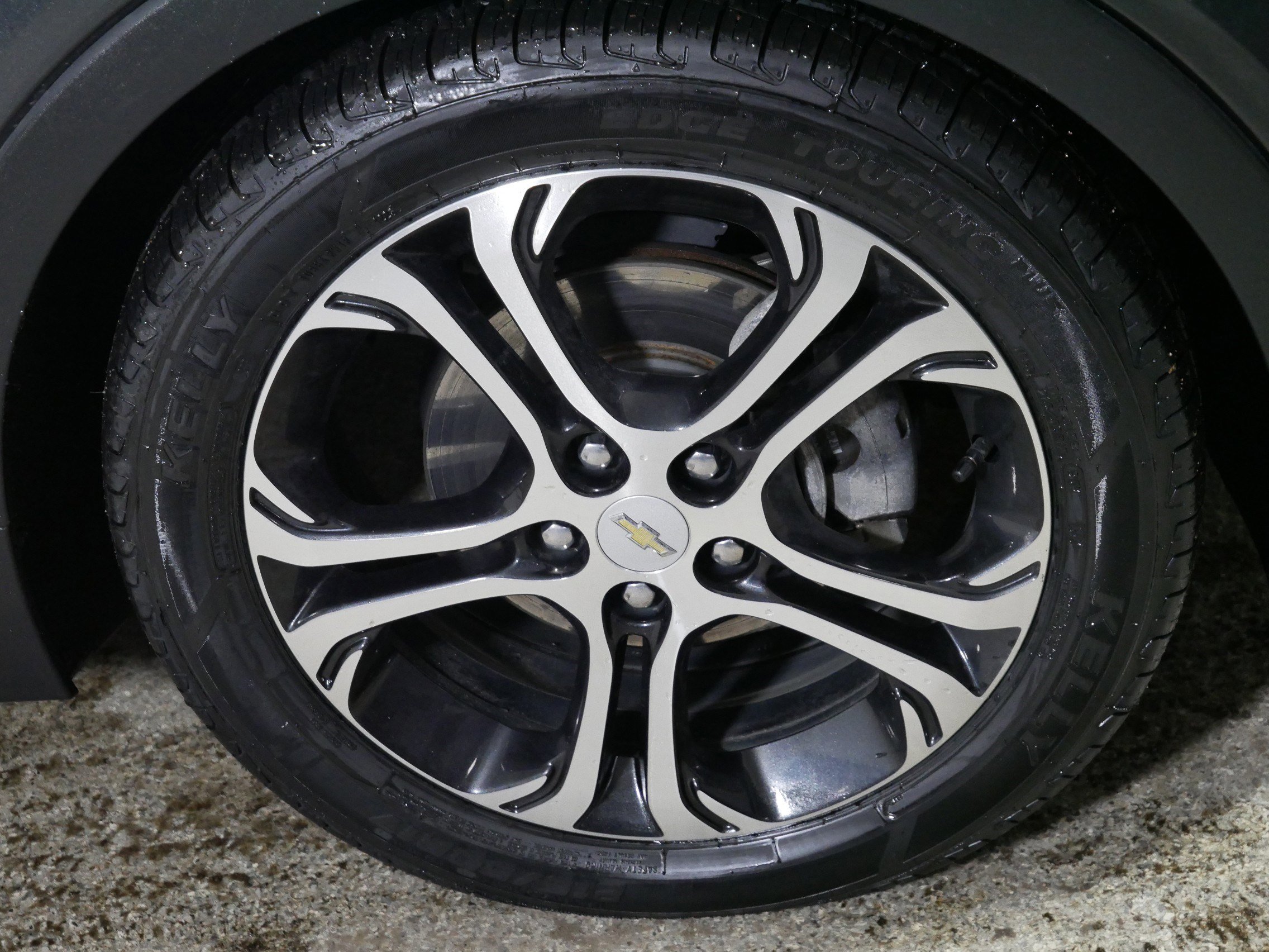 Used 2019 Chevrolet Bolt Premier w/ Infotainment Package image 15