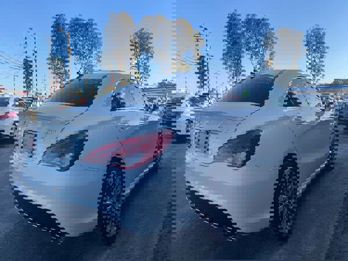 Used 2016 Mercedes-Benz CLA 250 4MATIC image 5