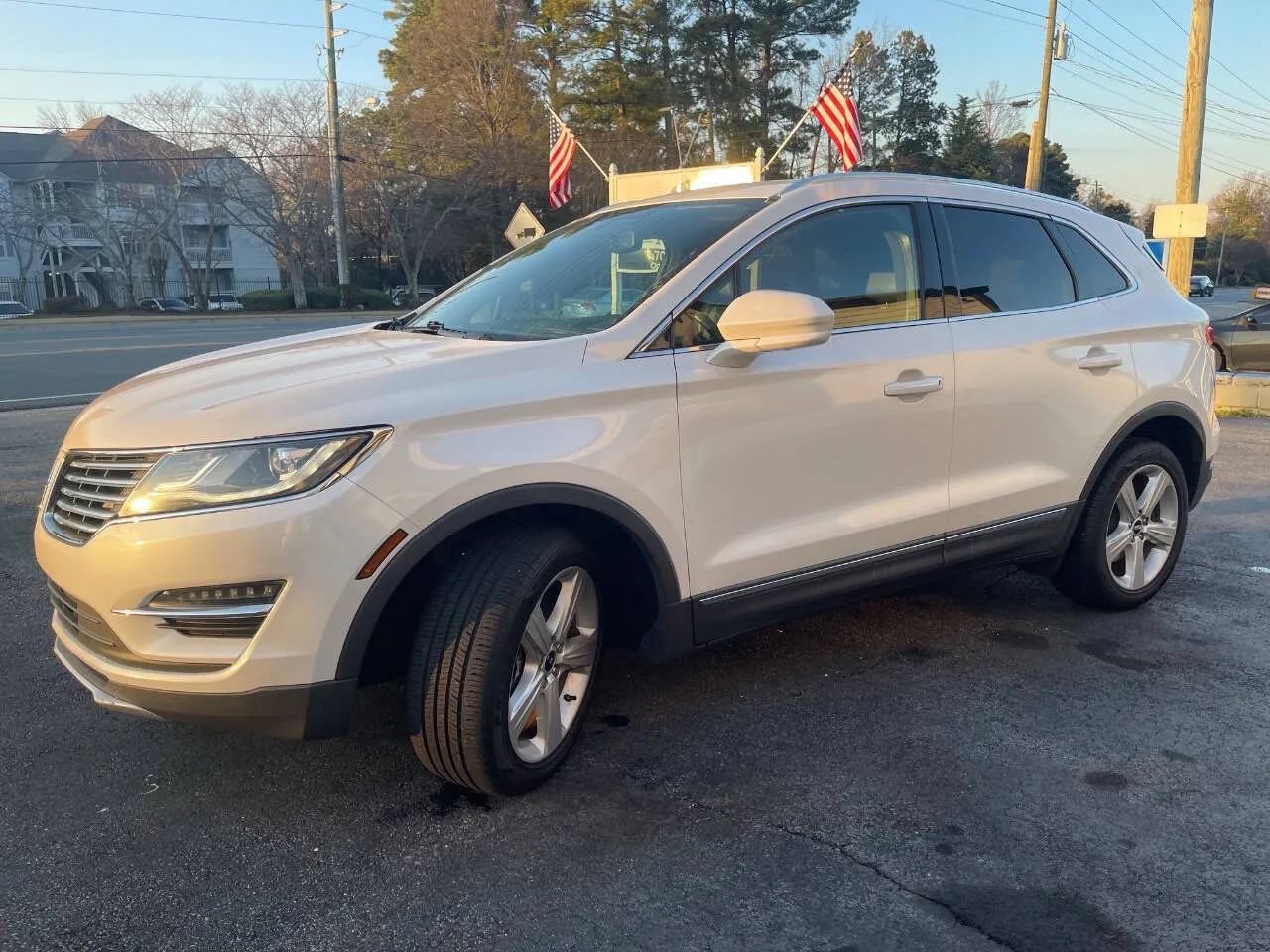 Used 2017 Lincoln MKC Premiere FWD image 4