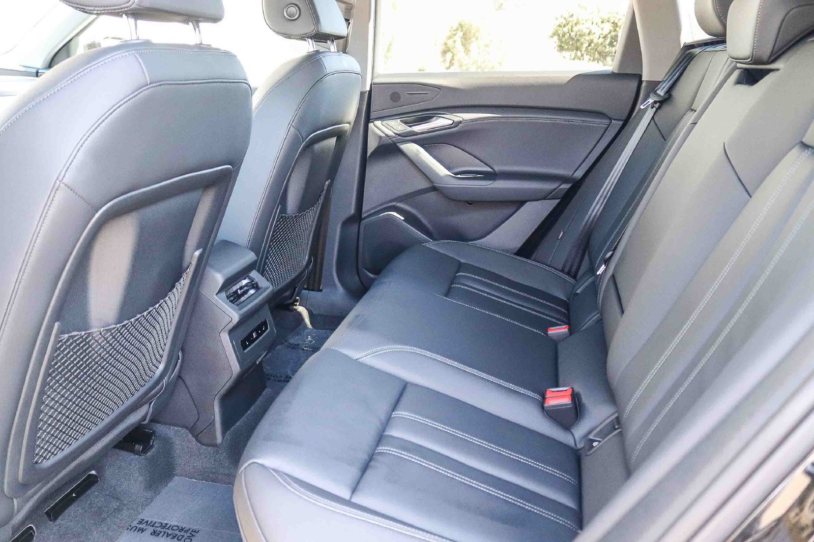 Certified 2025 Audi Q6 e-tron Premium w/ Convenience Package AWD/4WD image 19