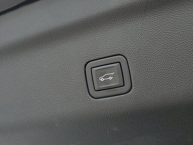 Used 2024 Chevrolet Suburban Premier AWD/4WD image 10