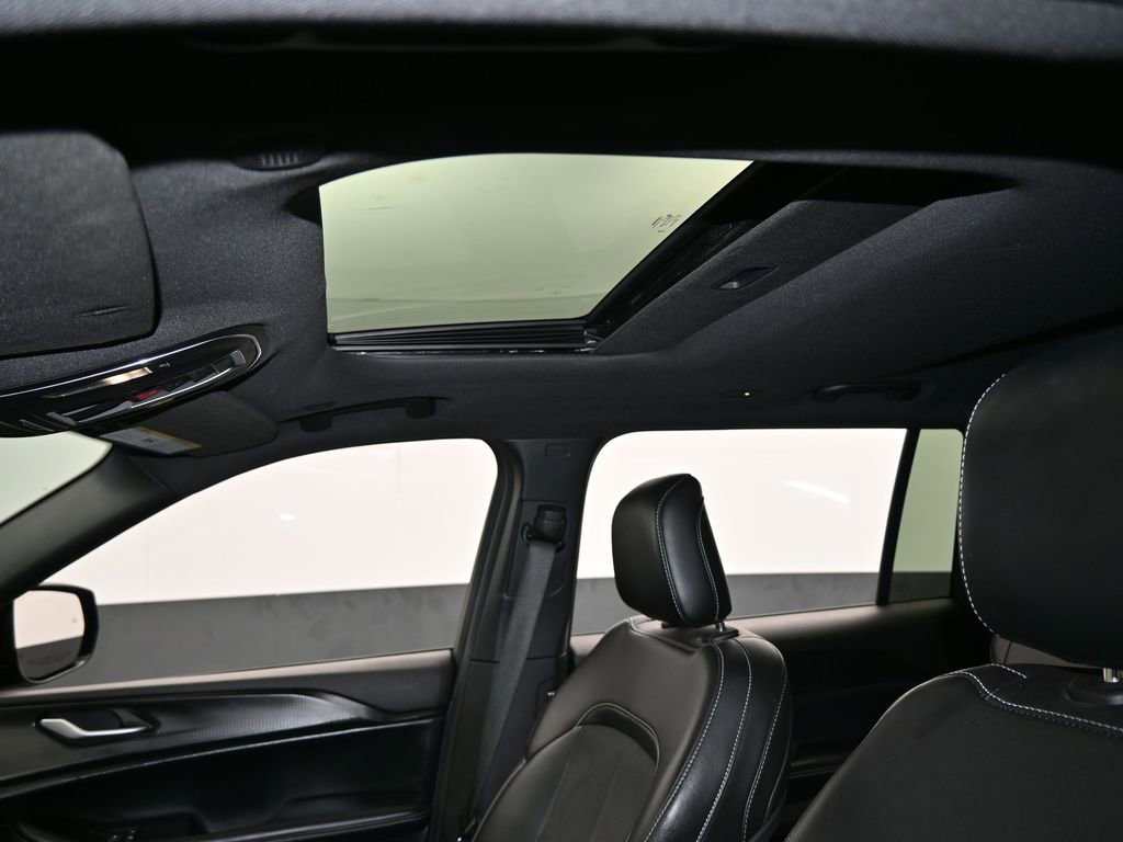 Used 2024 Jeep Grand Cherokee L Altitude image 11