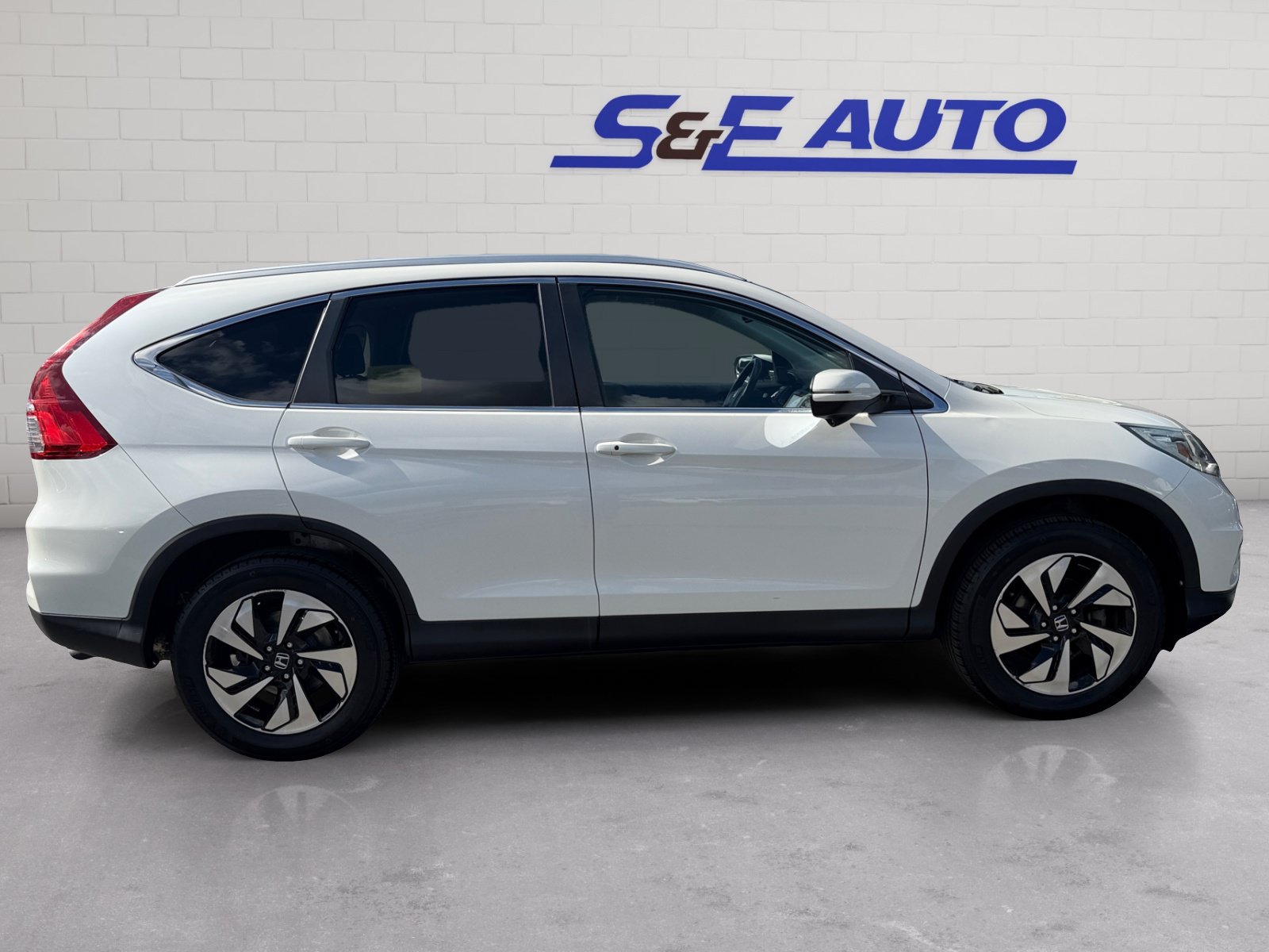 Used 2015 Honda CR-V Touring image 5
