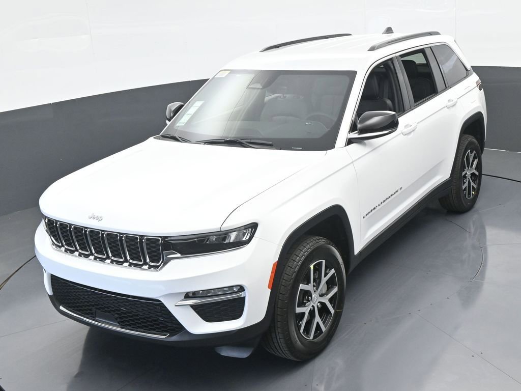 Used 2025 Jeep Grand Cherokee Limited image 46