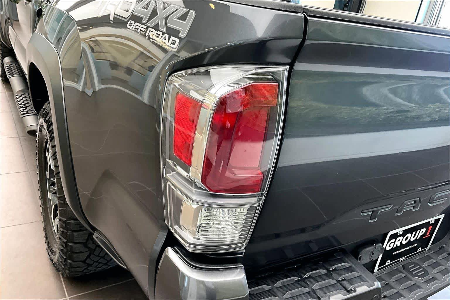 Used 2023 Toyota Tacoma TRD Off-Road w/ TRD Premium Off Road Package AWD/4WD image 28