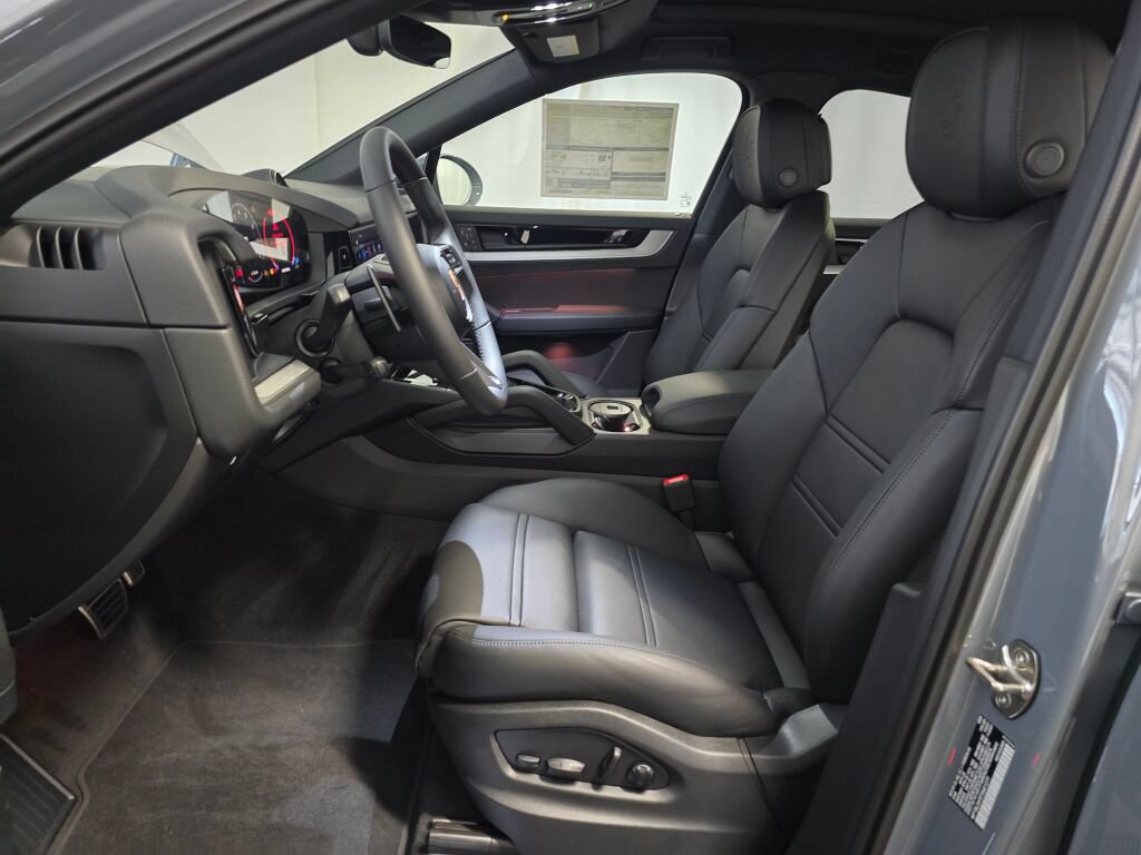 New 2026 Porsche Cayenne S AWD/4WD image 14