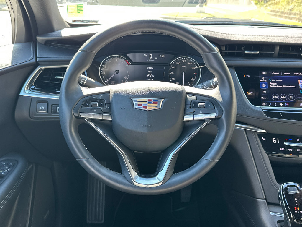 Certified 2025 Cadillac XT6 Luxury FWD image 26