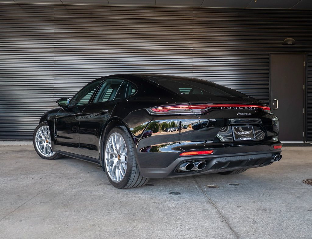 Certified 2023 Porsche Panamera image 3